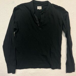 Rag and Bone Classic Flame Henley Black. Small.